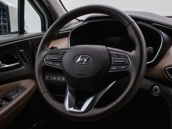 Hyundai Santa Fe IV Рестайлинг с пробегом 2021 года, цена 3 245 000 рублей, 110966 км, внедорожник, Автокод Объявления