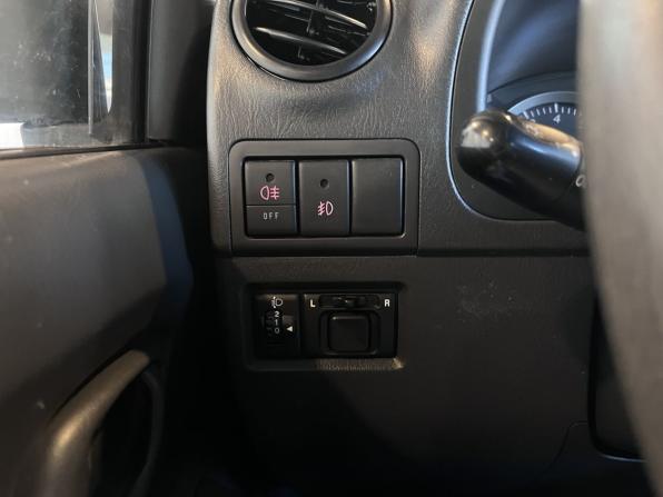 Suzuki Jimny III Рестайлинг 2 с пробегом 2013 года, цена 1 394 000 рублей, 106457 км, внедорожник, Автокод Объявления