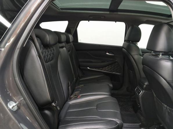 Hyundai Santa Fe IV Рестайлинг с пробегом 2021 года, цена 4 399 000 рублей, 75845 км, внедорожник, Автокод Объявления
