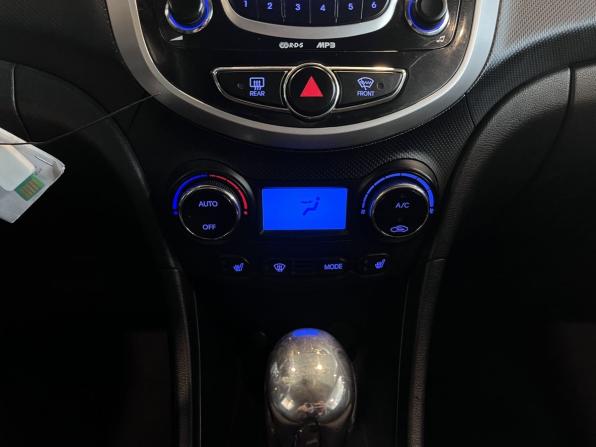 Hyundai Solaris I с пробегом 2012 года, цена 720 000 рублей, 208899 км, хэтчбек, Автокод Объявления