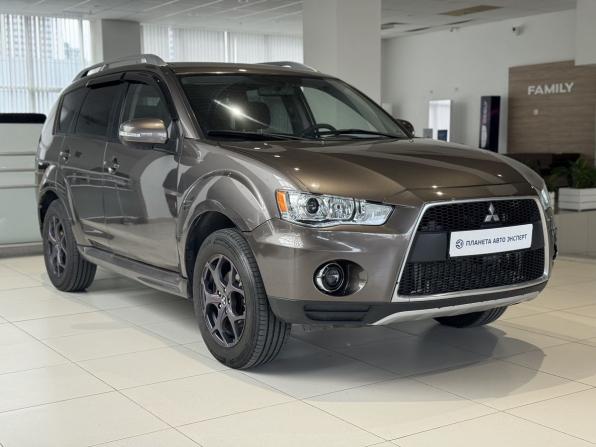 Mitsubishi Outlander II Рестайлинг с пробегом 2009 года, цена 940 000 рублей, 226254 км, внедорожник, Автокод Объявления