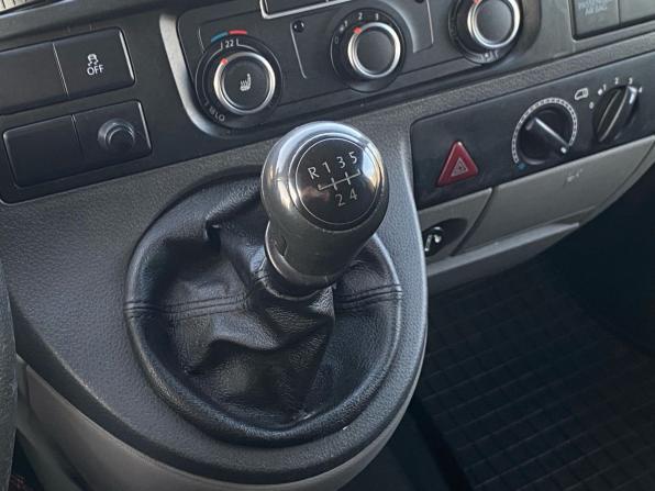 Volkswagen Transporter T5 Рестайлинг с пробегом 2012 года, цена 1 179 000 рублей, 416342 км, минивэн, Автокод Объявления