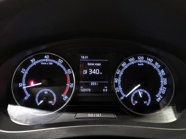 Skoda Rapid I Рестайлинг с пробегом 2019 года, цена 1 377 000 рублей, 123200 км, лифтбек, Автокод Объявления
