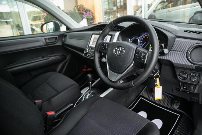 Toyota Corolla XI (E160 E170 E180) с пробегом 2013 года, цена 975 000 рублей, 121300 км, универсал, Автокод Объявления