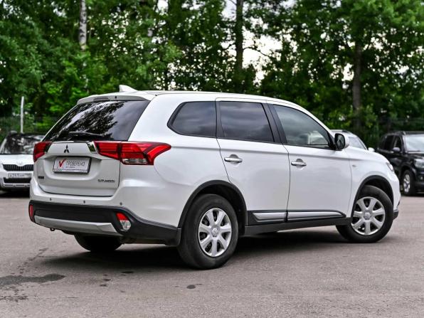 Mitsubishi Outlander III Рестайлинг 2 с пробегом 2017 года, цена 1 690 000 рублей, 105103 км, внедорожник, Автокод Объявления