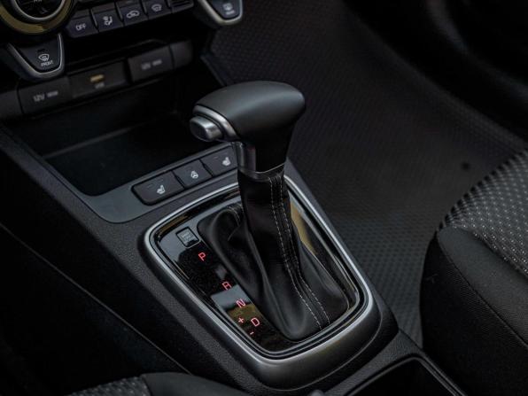 Kia Rio IV Рестайлинг с пробегом 2021 года, цена 1 677 000 рублей, 69992 км, хэтчбек, Автокод Объявления