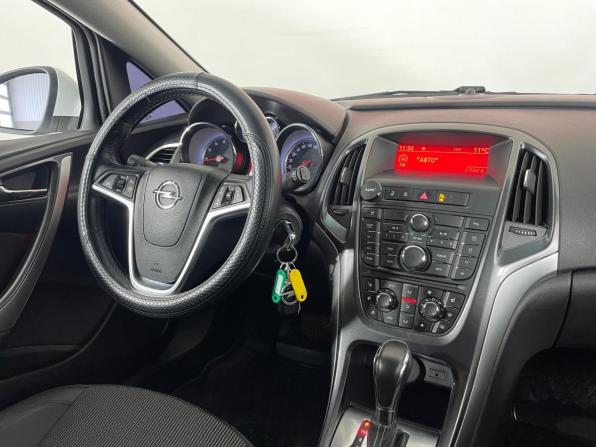 Opel Astra J Рестайлинг с пробегом 2012 года, цена 715 000 рублей, 191500 км, хэтчбек, Автокод Объявления