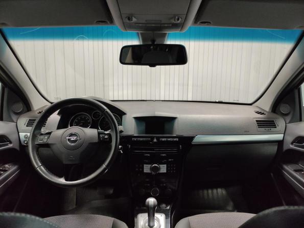 Opel Astra H Рестайлинг с пробегом 2009 года, цена 390 000 рублей, 209991 км, седан, Автокод Объявления