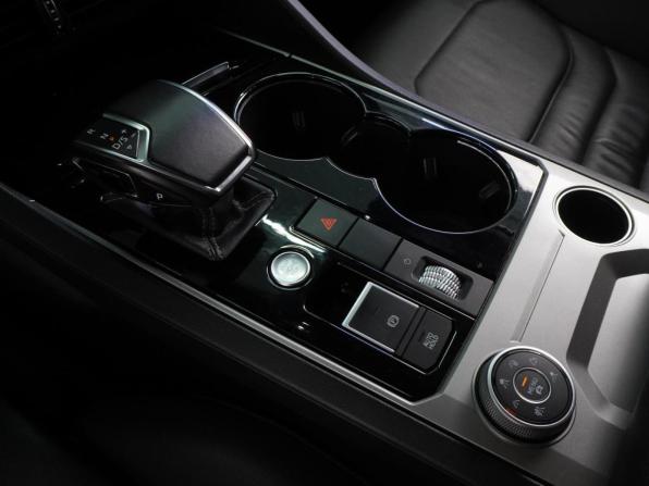 Volkswagen Touareg III с пробегом 2020 года, цена 4 199 000 рублей, 248749 км, внедорожник, Автокод Объявления