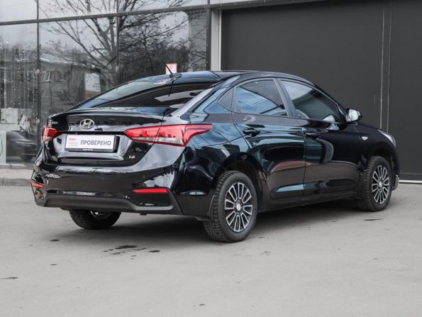 Hyundai Solaris II с пробегом 2018 года, цена 1 350 000 рублей, 166833 км, седан, Автокод Объявления