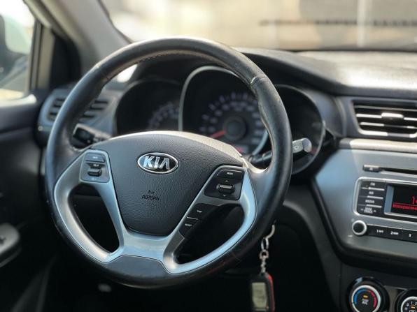 Kia Rio III Рестайлинг с пробегом 2016 года, цена 949 000 рублей, 210600 км, седан, Автокод Объявления