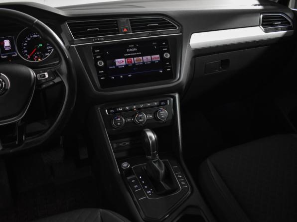 Volkswagen Tiguan II с пробегом 2018 года, цена 1 899 000 рублей, 150010 км, внедорожник, Автокод Объявления