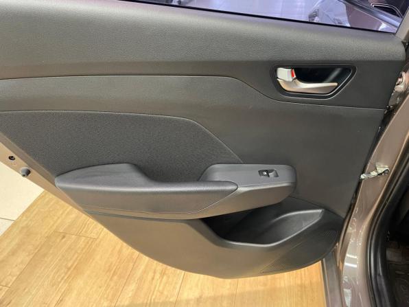 Hyundai Solaris II Рестайлинг с пробегом 2021 года, цена 1 470 000 рублей, 71480 км, седан, Автокод Объявления
