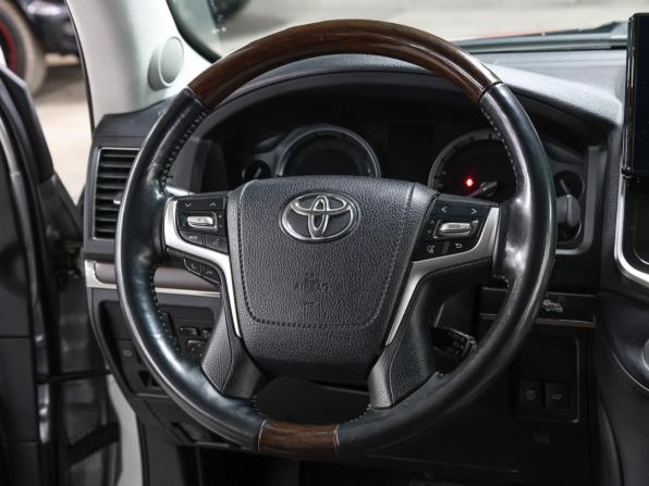 Toyota Land Cruiser 200 Series Рестайлинг 2 с пробегом 2017 года, цена 5 649 000 рублей, 273423 км, внедорожник, Автокод Объявления