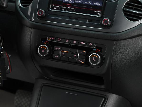 Volkswagen Tiguan I Рестайлинг с пробегом 2012 года, цена 1 249 000 рублей, 224000 км, внедорожник, Автокод Объявления