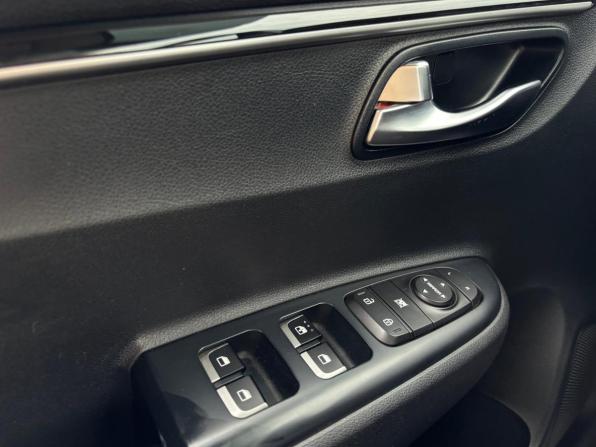 Kia Rio IV с пробегом 2019 года, цена 1 380 000 рублей, 108000 км, седан, Автокод Объявления