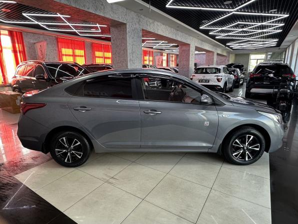 Hyundai Solaris II с пробегом 2018 года, цена 1 265 000 рублей, 109951 км, седан, Автокод Объявления