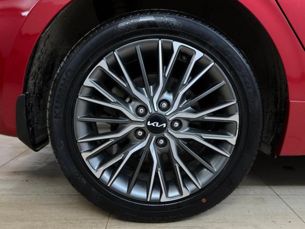 Kia Cerato IV Рестайлинг с пробегом 2021 года, цена 2 650 000 рублей, 29643 км, седан, Автокод Объявления