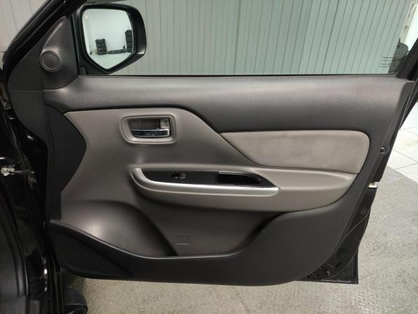 Mitsubishi L200 V Рестайлинг с пробегом 2018 года, цена 1 780 000 рублей, 251967 км, пикап, Автокод Объявления