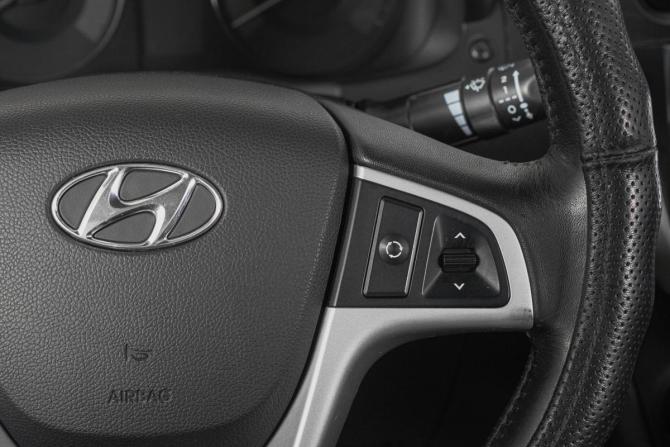 Hyundai Solaris I с пробегом 2012 года, цена 799 000 рублей, 207453 км, седан, Автокод Объявления