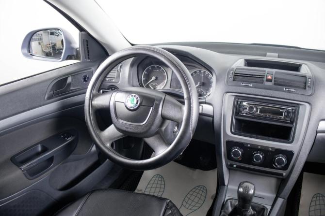 Skoda Octavia II (A5) Рестайлинг с пробегом 2011 года, цена 949 000 рублей, 268256 км, лифтбек, Автокод Объявления