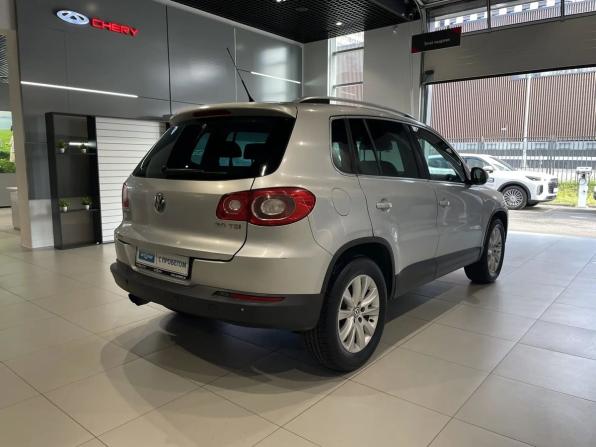 Volkswagen Tiguan I с пробегом 2010 года, цена 989 000 рублей, 198996 км, внедорожник, Автокод Объявления
