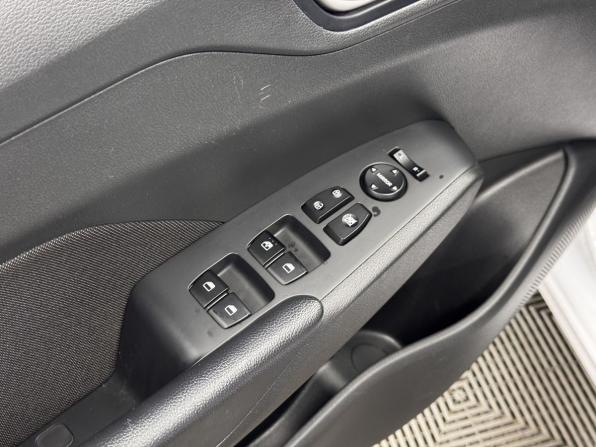 Hyundai Solaris II Рестайлинг с пробегом 2021 года, цена 1 741 000 рублей, 41801 км, седан, Автокод Объявления