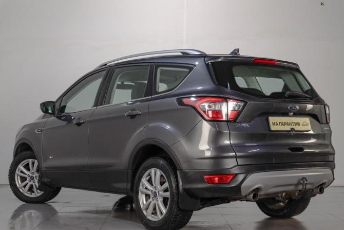 Ford Kuga II Рестайлинг с пробегом 2018 года, цена 1 699 000 рублей, 135000 км, внедорожник, Автокод Объявления