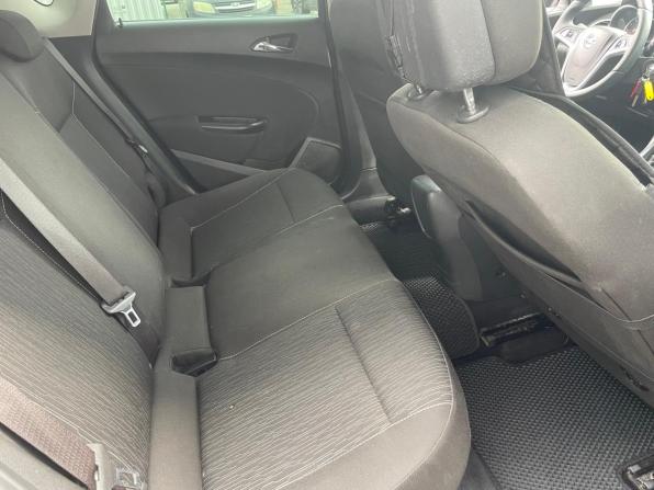 Opel Astra J Рестайлинг с пробегом 2013 года, цена 656 000 рублей, 215369 км, хэтчбек, Автокод Объявления