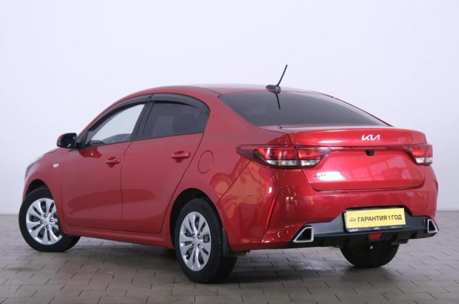 Kia Rio IV Рестайлинг с пробегом 2021 года, цена 1 599 000 рублей, 84000 км, седан, Автокод Объявления