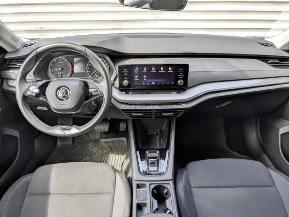 Skoda Octavia IV (A8) с пробегом 2021 года, цена 2 355 000 рублей, 43099 км, лифтбек, Автокод Объявления