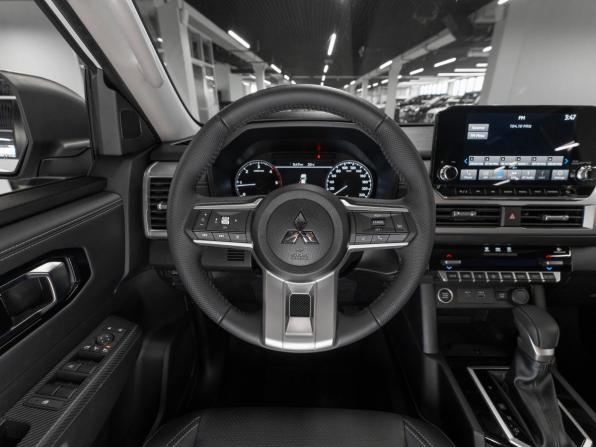 Mitsubishi L200 VI с пробегом 2025 года, цена 5 290 000 рублей, 15 км, пикап, Автокод Объявления