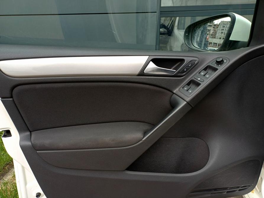 Volkswagen Golf VI Москва  - изображение 16