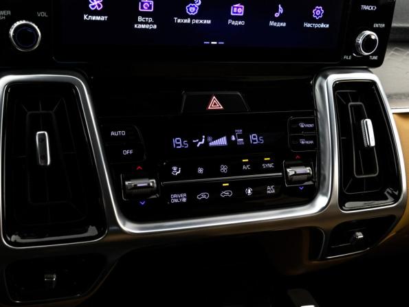 Kia Sorento IV с пробегом 2021 года, цена 3 300 000 рублей, 117851 км, внедорожник, Автокод Объявления
