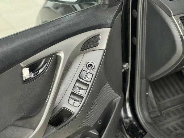 Hyundai Elantra V (MD) с пробегом 2013 года, цена 895 000 рублей, 219089 км, седан, Автокод Объявления