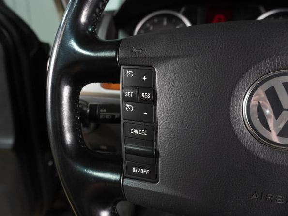 Volkswagen Touareg I Рестайлинг с пробегом 2008 года, цена 1 279 000 рублей, 177264 км, внедорожник, Автокод Объявления