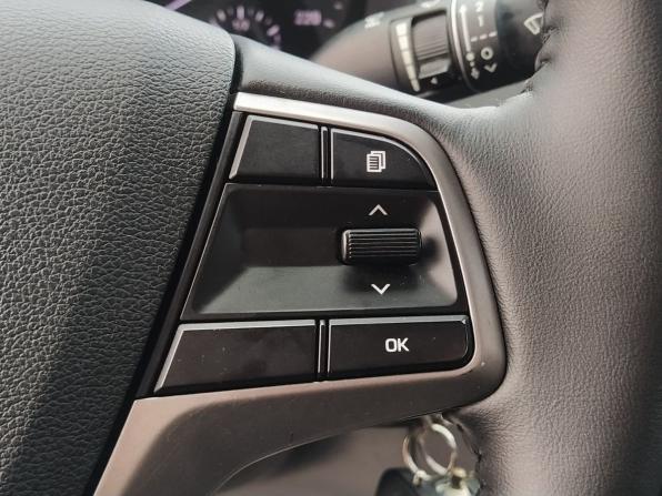 Hyundai Solaris II с пробегом 2017 года, цена 1 320 000 рублей, 126079 км, седан, Автокод Объявления