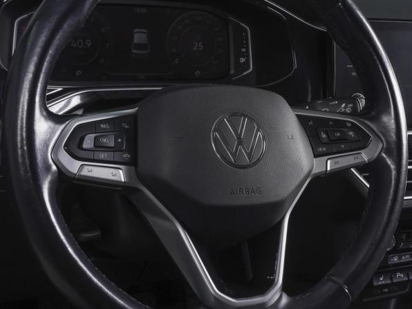Volkswagen Polo VI с пробегом 2022 года, цена 1 680 000 рублей, 76204 км, лифтбек, Автокод Объявления