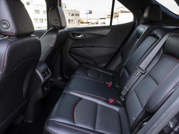 Chevrolet Equinox III Рестайлинг с пробегом 2022 года, цена 2 900 000 рублей, 31500 км, внедорожник, Автокод Объявления