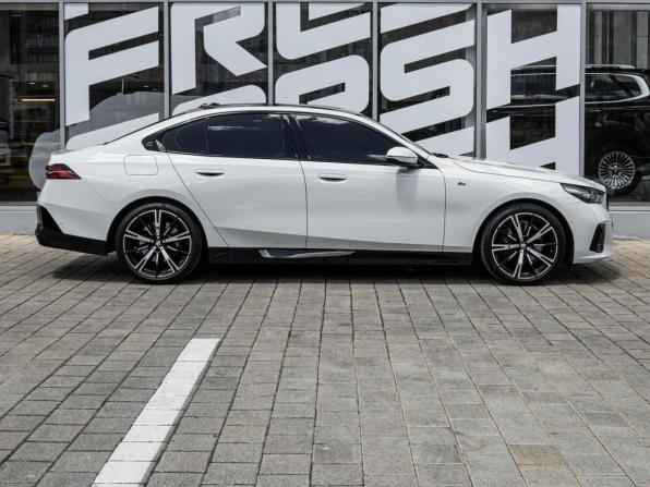 BMW 5 серии VIII (G60/G61/G68) с пробегом 2023 года, цена 7 655 880 рублей, 22695 км, седан, Автокод Объявления