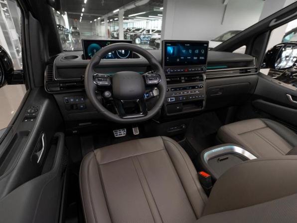 Hyundai Staria I Рестайлинг с пробегом 2026 года, цена 7 650 000 рублей, 90 км, минивэн, Автокод Объявления