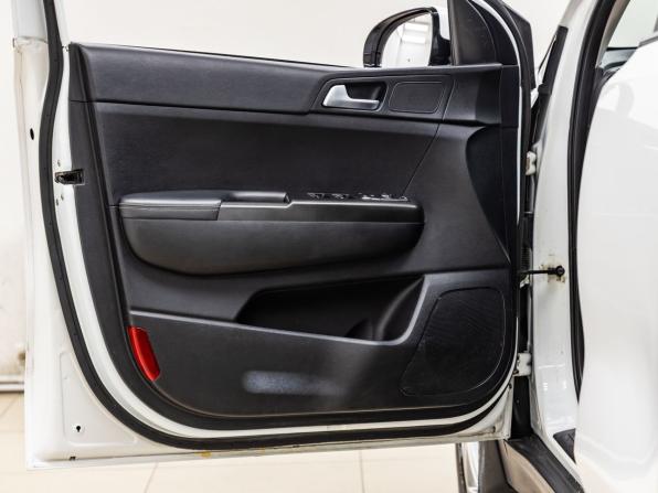 Kia Sportage IV Рестайлинг с пробегом 2019 года, цена 1 740 000 рублей, 95277 км, внедорожник, Автокод Объявления