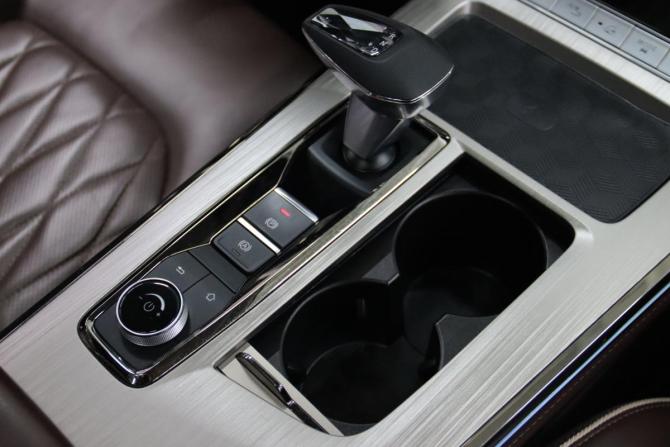 Exeed VX I с пробегом 2023 года, цена 2 895 950 рублей, 99885 км, внедорожник, Автокод Объявления