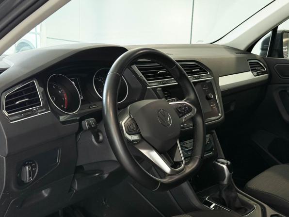 Volkswagen Tiguan II Рестайлинг с пробегом 2021 года, цена 2 947 000 рублей, 55471 км, внедорожник, Автокод Объявления