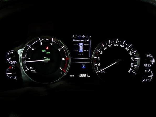Toyota Land Cruiser 200 Series Рестайлинг 2 с пробегом 2018 года, цена 8 950 000 рублей, 15980 км, внедорожник, Автокод Объявления