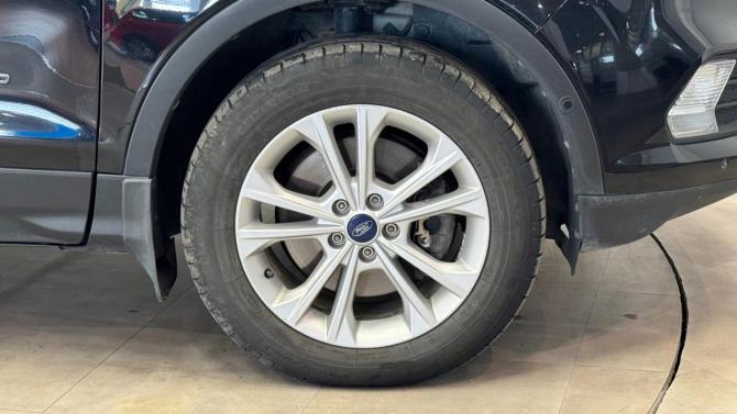 Ford Kuga II Рестайлинг с пробегом 2017 года, цена 1 200 000 рублей, 181021 км, внедорожник, Автокод Объявления