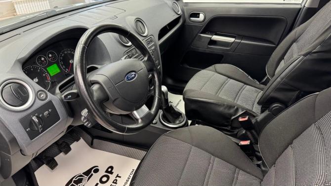 Ford Fusion I Рестайлинг с пробегом 2006 года, цена 375 000 рублей, 143500 км, хэтчбек, Автокод Объявления