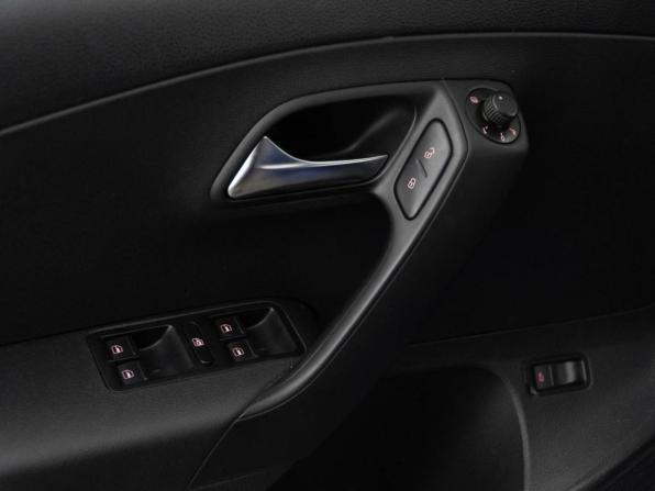 Volkswagen Polo V Рестайлинг с пробегом 2018 года, цена 1 138 055 рублей, 135252 км, седан, Автокод Объявления