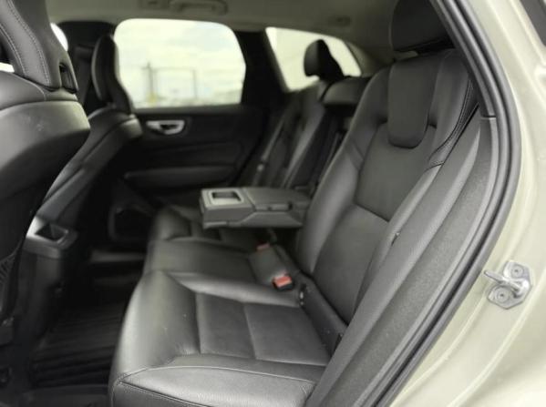 Volvo XC60 II с пробегом 2020 года, цена 3 750 000 рублей, 37892 км, внедорожник, Автокод Объявления