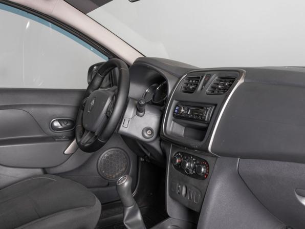Renault Sandero II с пробегом 2015 года, цена 831 000 рублей, 129000 км, хэтчбек, Автокод Объявления